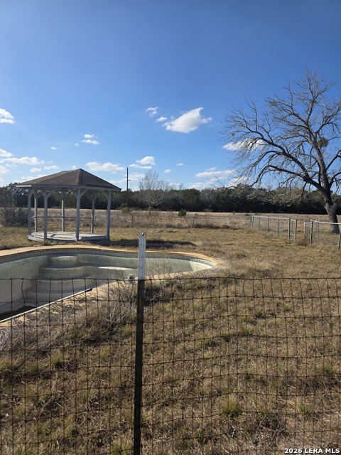 Image 27 of 34 For 205 Hill Country Dr