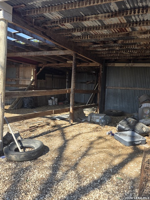 Image 29 of 34 For 205 Hill Country Dr