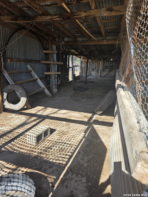 Image 31 of 34 For 205 Hill Country Dr