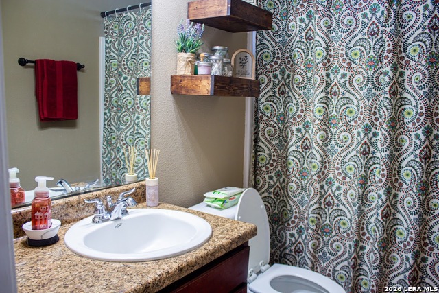 Image 23 of 29 For 305 Yortown  