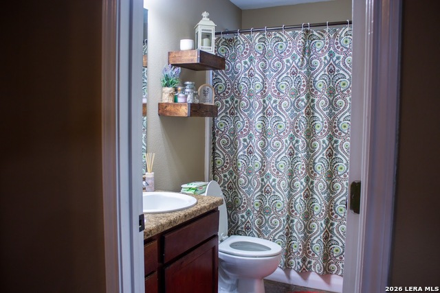 Image 24 of 29 For 305 Yortown  