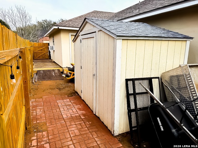 Image 29 of 29 For 305 Yortown  