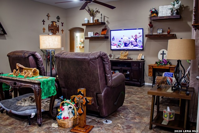 Image 8 of 29 For 305 Yortown  