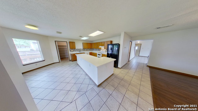 Image 10 of 44 For 2547 Smokey Crk