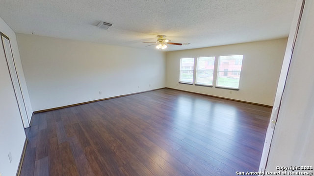 Image 14 of 44 For 2547 Smokey Crk