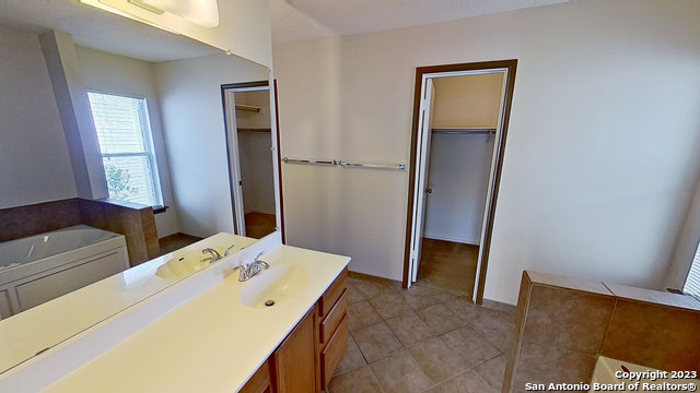 Image 20 of 44 For 2547 Smokey Crk