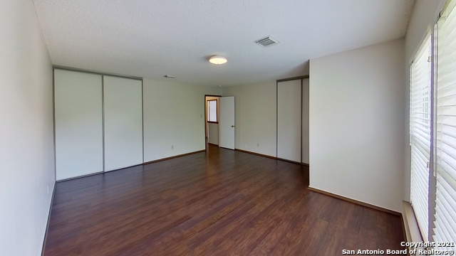 Image 28 of 44 For 2547 Smokey Crk