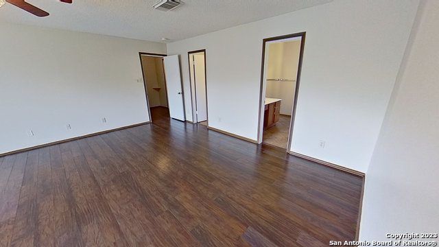 Image 31 of 44 For 2547 Smokey Crk