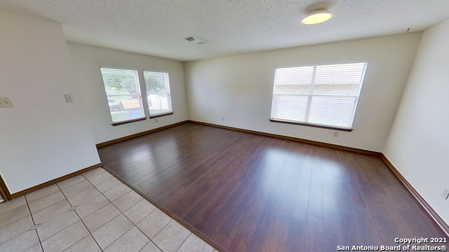 Image 4 of 44 For 2547 Smokey Crk