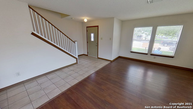 Image 5 of 44 For 2547 Smokey Crk