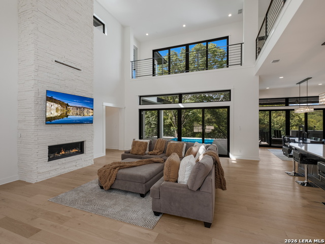 Image 4 of 37 For 1053 Brewer Ridge