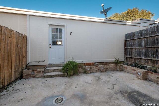 Image 17 of 18 For 11303 Vance Jackson  H3