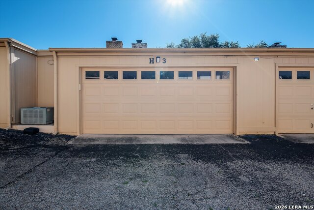 Image 18 of 18 For 11303 Vance Jackson  H3