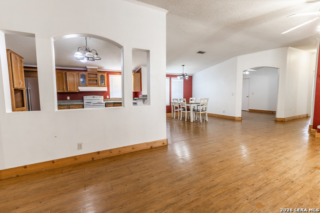 Image 4 of 18 For 5526 Fm 20  