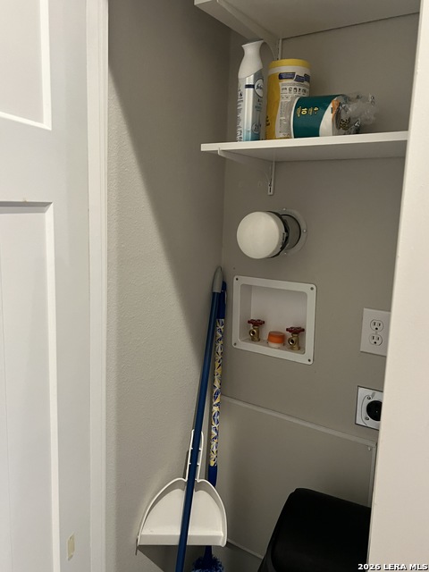 Image 16 of 26 For 275 Siesta  