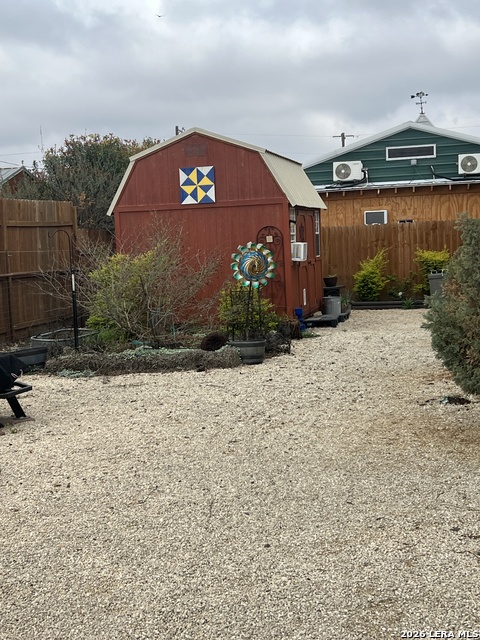 Image 17 of 26 For 275 Siesta  