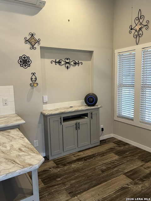 Image 4 of 26 For 275 Siesta  