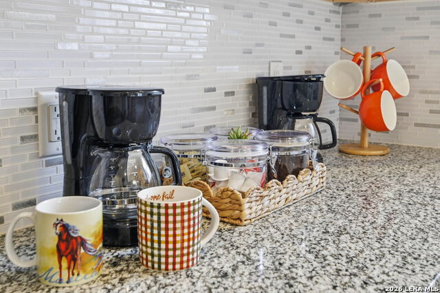 Image 11 of 42 For 230 Thompson