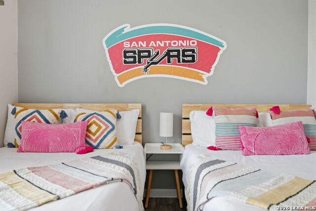 Image 20 of 42 For 230 Thompson