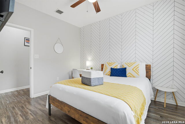 Image 23 of 42 For 230 Thompson