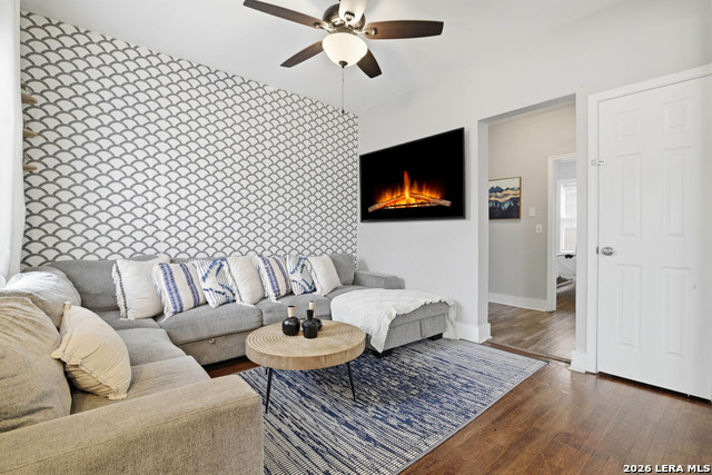 Image 5 of 42 For 230 Thompson