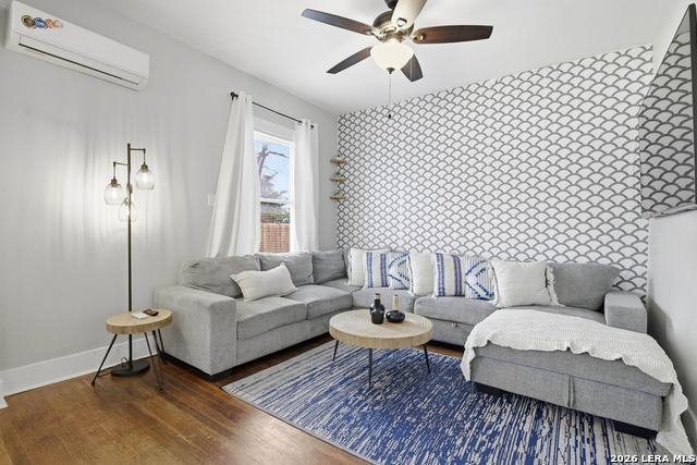 Image 8 of 42 For 230 Thompson