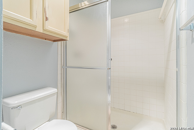 Image 17 of 26 For 10527 Perrin Beitel  C211