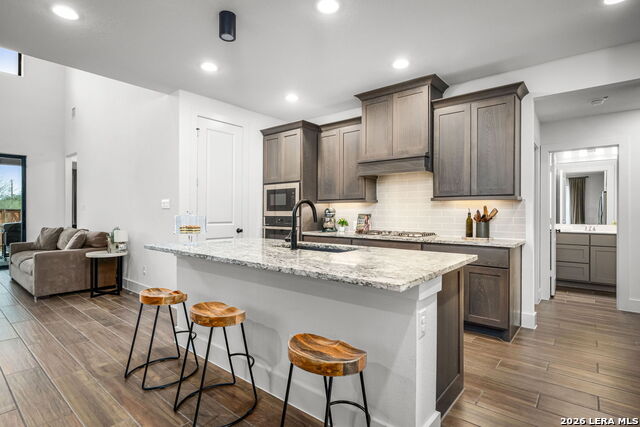 Image 11 of 44 For 634 Meade Street