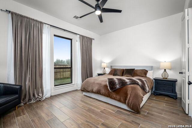 Image 14 of 44 For 634 Meade Street