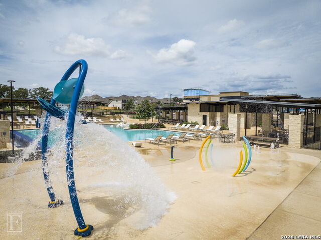 Image 37 of 44 For 634 Meade Street