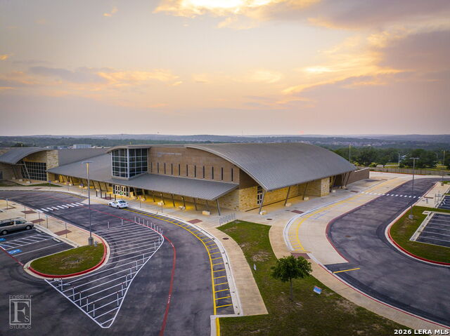 Image 44 of 44 For 634 Meade Street