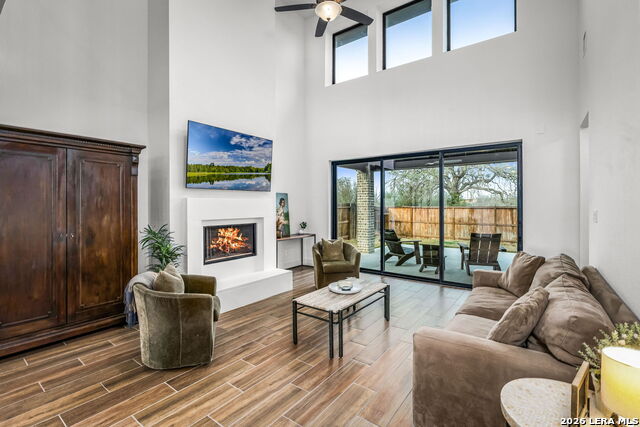 Image 6 of 44 For 634 Meade Street