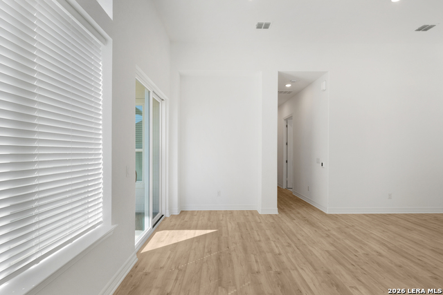 Image 10 of 33 For 3523 N. Loop 1604 East  2301