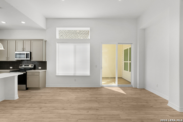 Image 11 of 33 For 3523 N. Loop 1604 East  2301