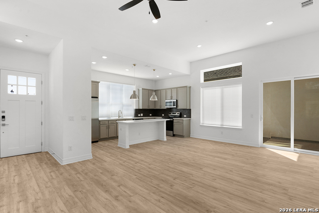 Image 4 of 33 For 3523 N. Loop 1604 East  2301