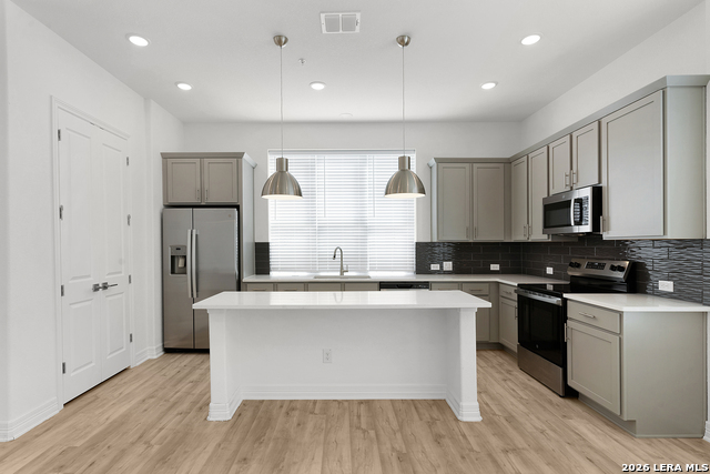 Image 6 of 33 For 3523 N. Loop 1604 East  2301