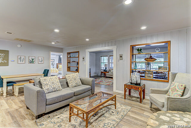 Image 14 of 39 For 2632 Williamslakeshore