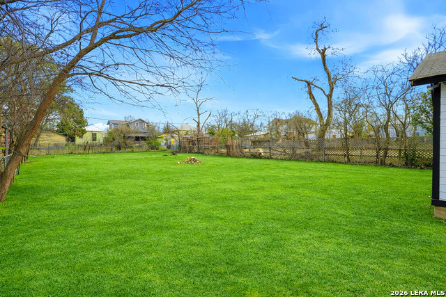 Image 34 of 35 For 132 University