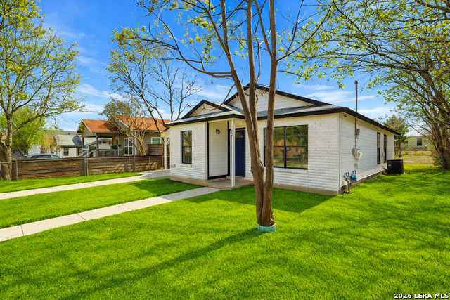 Image 4 of 35 For 132 University