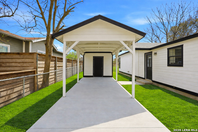 Image 6 of 35 For 132 University