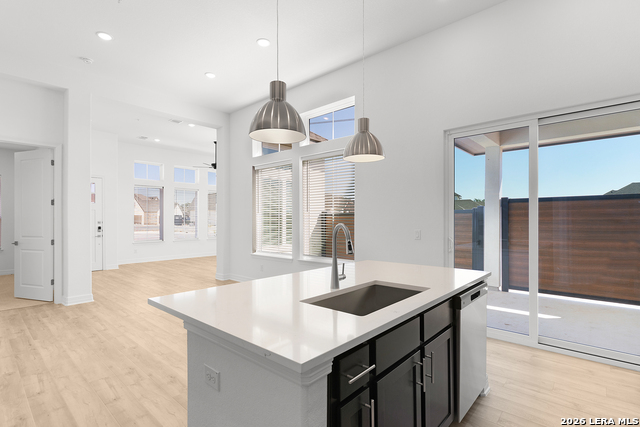 Image 11 of 33 For 3523 N. Loop 1604 East  2304