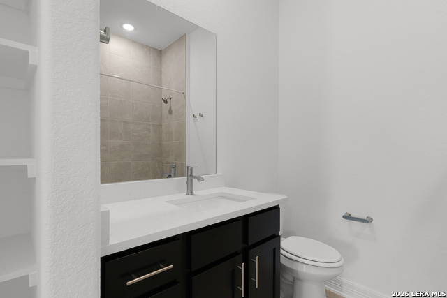 Image 22 of 33 For 3523 N. Loop 1604 East  2304