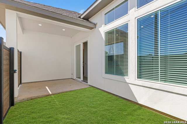 Image 29 of 33 For 3523 N. Loop 1604 East  2304