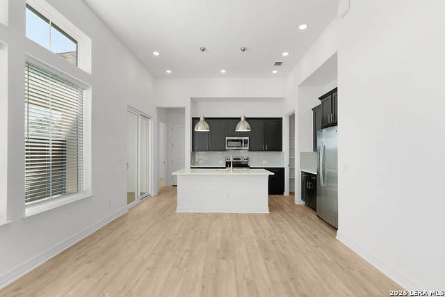 Image 6 of 33 For 3523 N. Loop 1604 East  2304