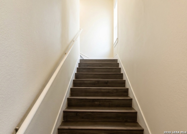 Image 3 of 15 For 731 Pine N 