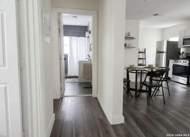 Image 4 of 15 For 731 Pine N 