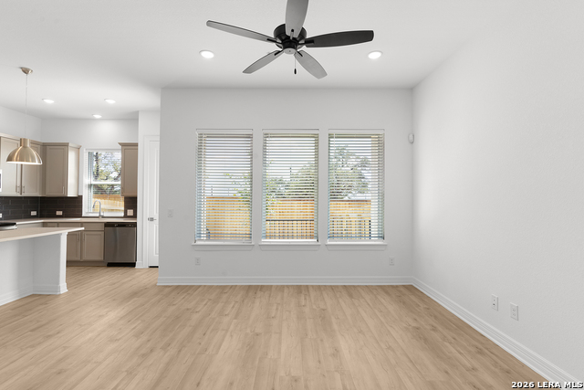 Image 5 of 34 For 3523 N. Loop 1604 East  704