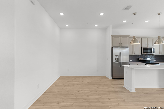 Image 7 of 34 For 3523 N. Loop 1604 East  704