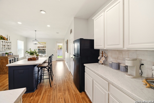 Listing photo id 8 for 911 Karah  