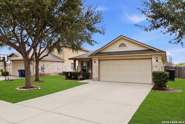 Listing photo id 0 for 911 Karah  